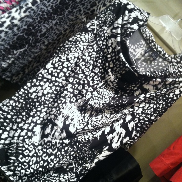 SOLD IN BUNDLE !!!! Cute animal print top