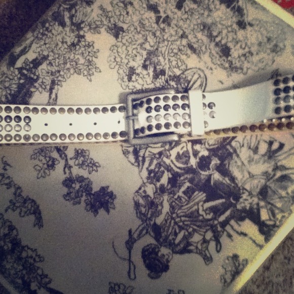 🚫SOLD bundle🚫White leather studded belt