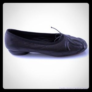 CHANEL Ballerines . Authentic.