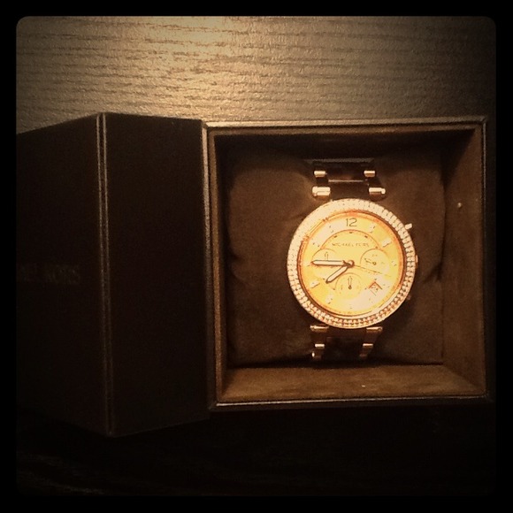 Not available now. Michael Kors classic watch!
