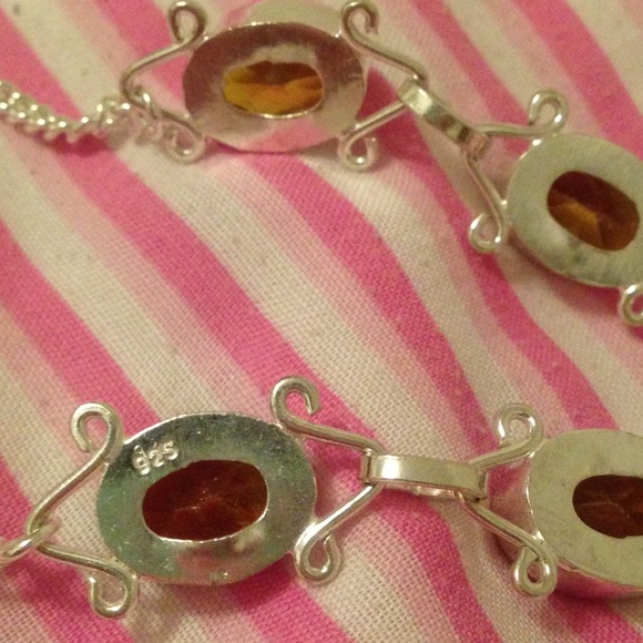 Sparkle Yellow/Light Orange Red Necklace - Picture 2 of 2