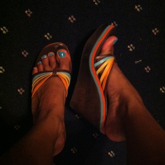 BCBGirl brown wedges