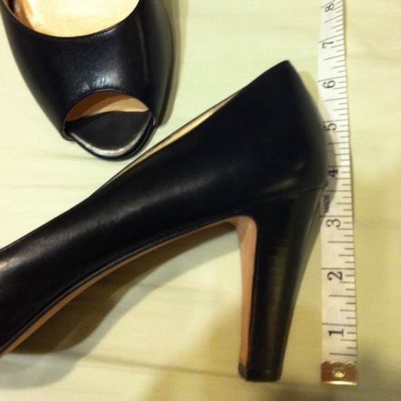 🚫SOLD🚫💥Cole Haan Peep-toe Heels! Size 11💥 - Picture 3 of 4