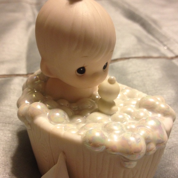 **SOLD**Precious Moments- A Tub Full of Love