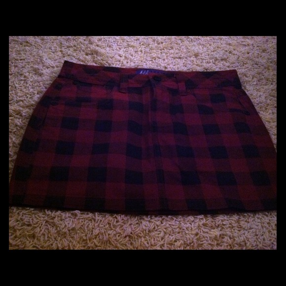 Miley Cyrus red plaid short mini skirt