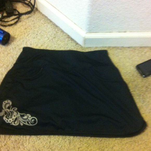 ❌Sold❌ Black athleta skirt/shorts.