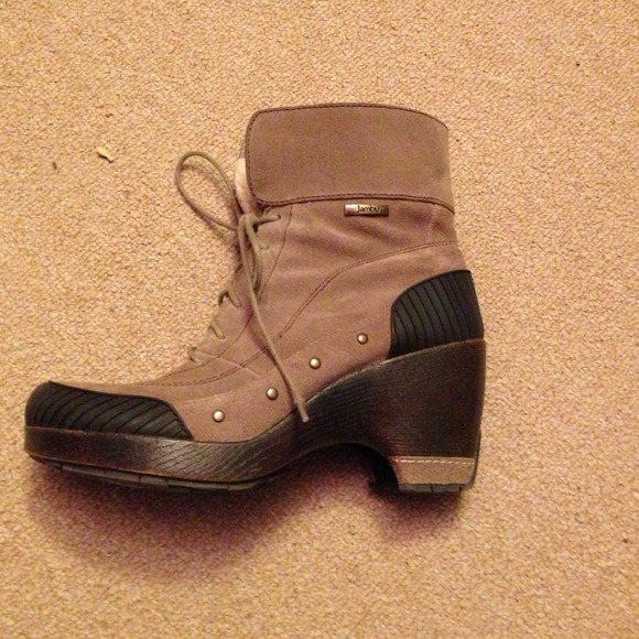 Women's Jambu Netherlands Winter Heel!