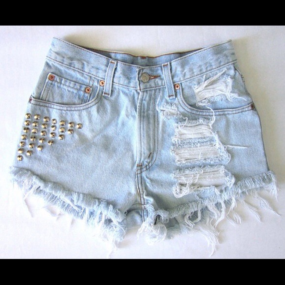 Levi's highwaisted studded denim shorts - size 25
