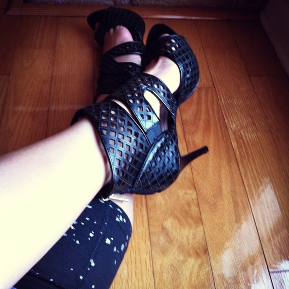 S O L D - Picture 3 of 4