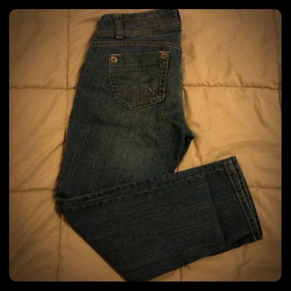 Sequin Hearts blue Capris size 9 very soft denim