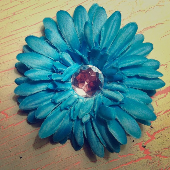 Blue flower hair pin