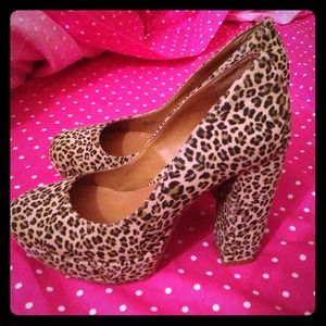 Gianni Bini Leopard Chunky Sole Pumps