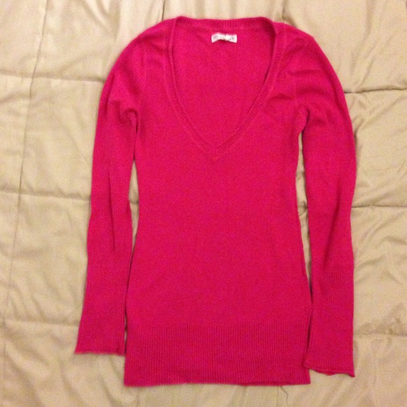 Aeropostale hot Pink Soft Wool Top. A Big V-Neck