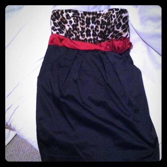 Hold!! Black/Cheetah/Red dress! Strapless!
