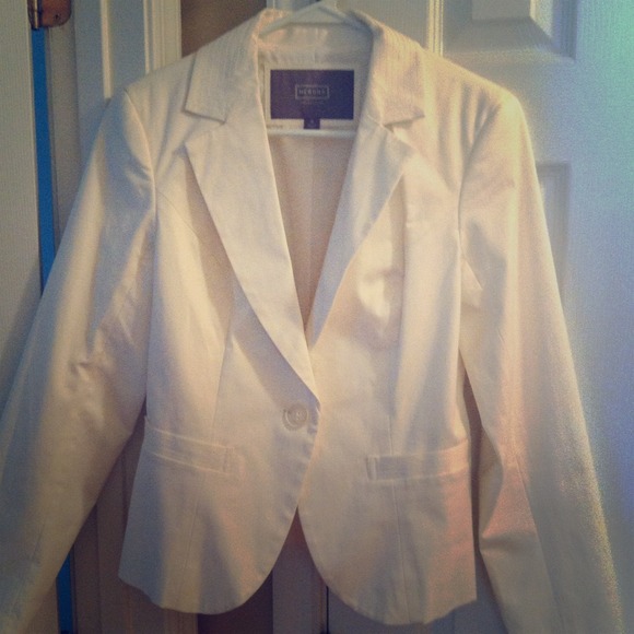 NWT MERONA CREAM BLAZER