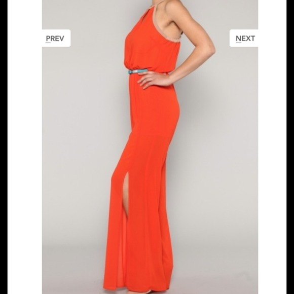 🚫SOLD🚫Solid halter jumpsuit - Picture 3 of 3