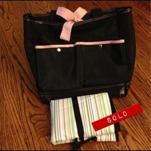 brand new basq signature diaper bag & changing pad
