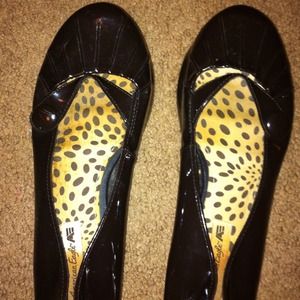 Brown American eagle flats