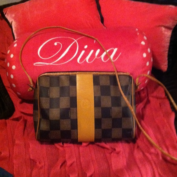 Fendi Bag .. Slightly usedSOLD - Picture 4 of 4