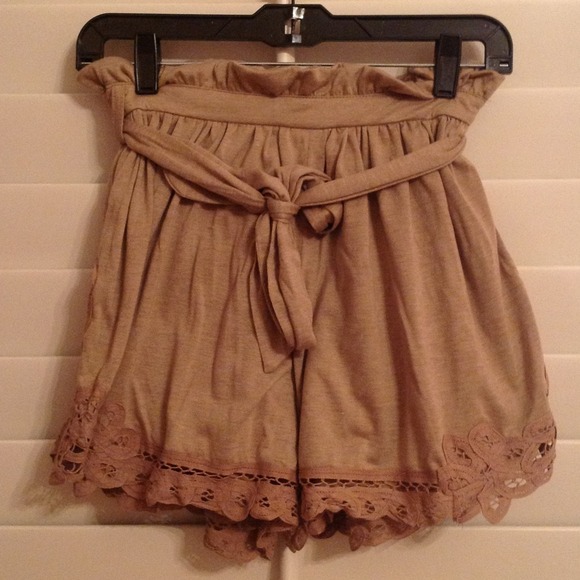 cute lace shorts - Picture 1 of 3