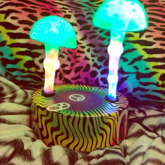 Mushroom lamp