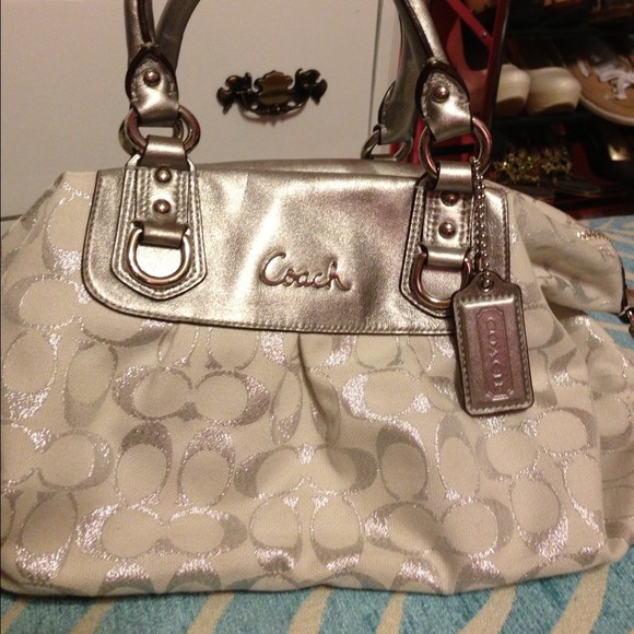 Coach Handbags - SOLD in bundle!! Authentic Coach Purse