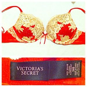 VS Very Sexy Limited Edition Lace Bra