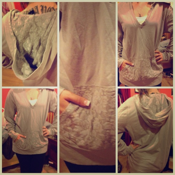 Gray laced long sleeve sweat shirt
