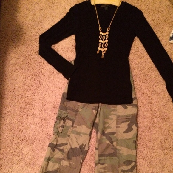 Gap camo capris! Great for spring!🌺