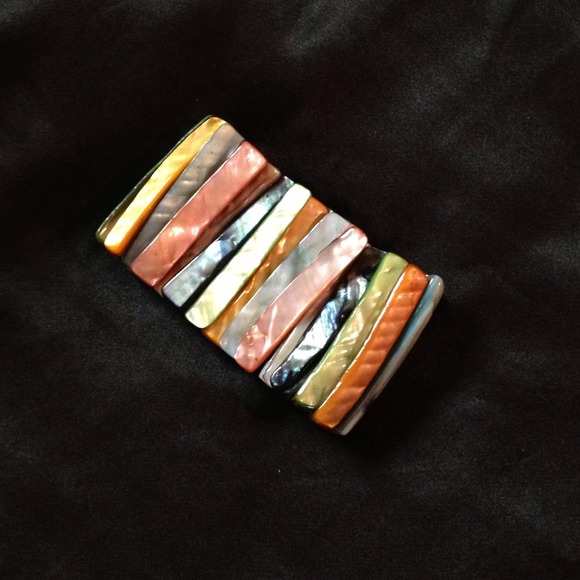 💰 Multi Colored Stretchy Shell Bracelet