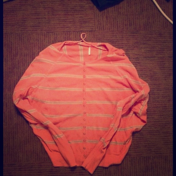 **sold in bundle** Free people top! - Picture 1 of 4