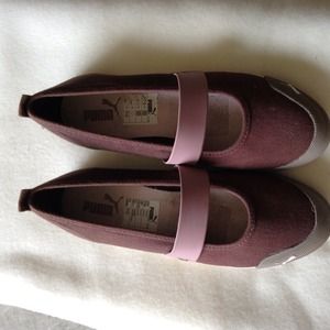 Puma flats