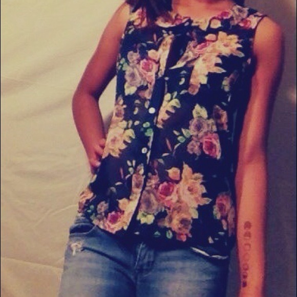 Floral Blouse with Peter Pan Collar🌸🌷!