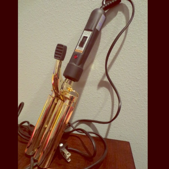 Hot Tools hair crimper/gold barrel waver