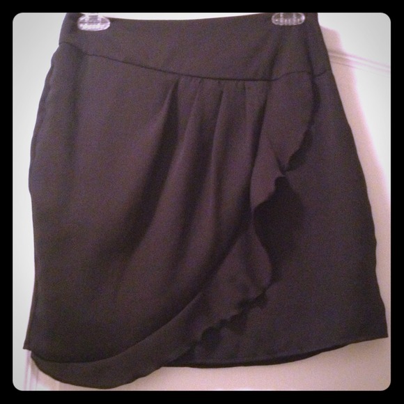 Black Lush Skirt Sz S NWT