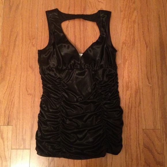Black silk sleevless shirt