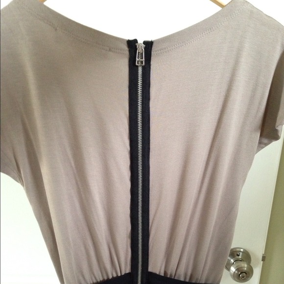 Host Pick! Robert Rodriguez Draped Jersey Dress! - Picture 4 of 4