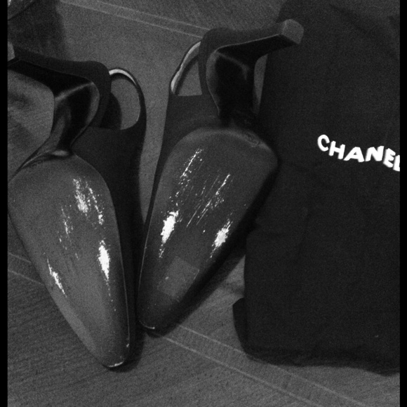 Black Chanel slings