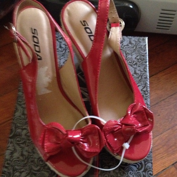 Shoes - Picture 2 of 3