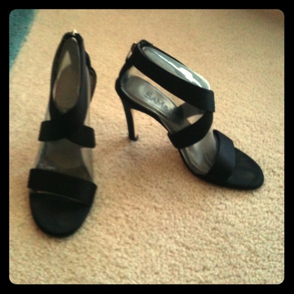 *Reserved* Bundle Black Sandal and Carlos pumps