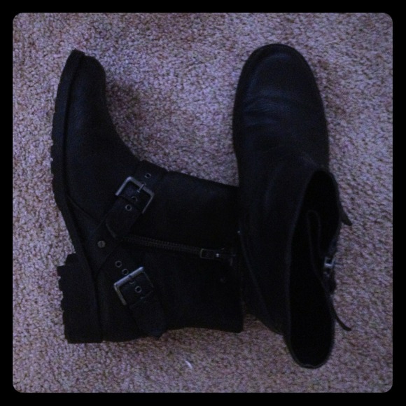 RESERVED 🚫🚫🚫Black Mossimo Supply Co ankle boots
