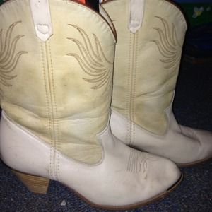 Dingo size 8 boots