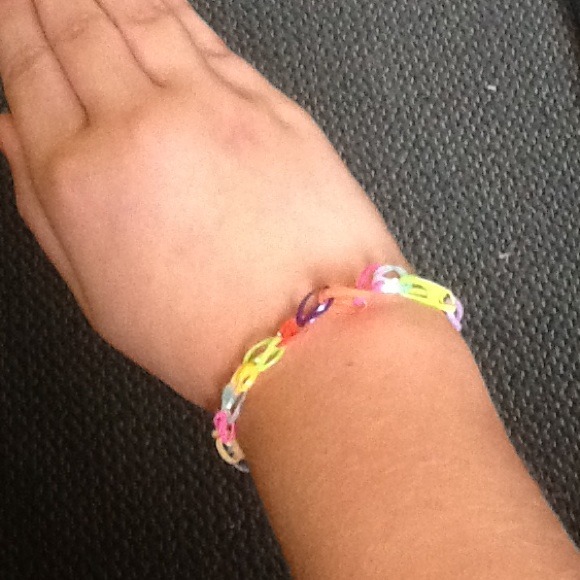 A  Rubber Band Braclet - Picture 1 of 1