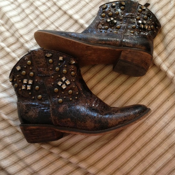 Short Cowboy Boots 7.5