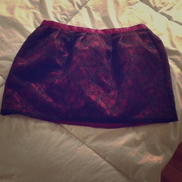 Magenta/ Black Lace Short Skirt