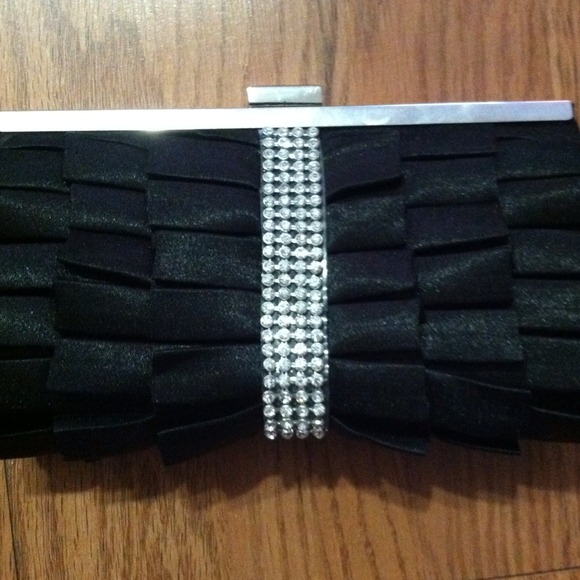 Clutch - Picture 3 of 4