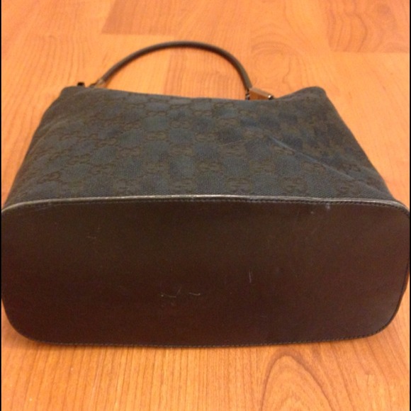 Gucci Handbag - Authentic - Picture 2 of 4