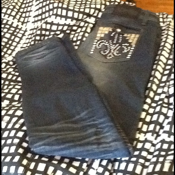 Dereon jeans <3 sexy