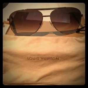 Authentic Louis Vuitton aviator style sunglasses
