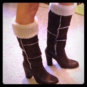 Sold!!!Brown tall boots, sooo cute!!